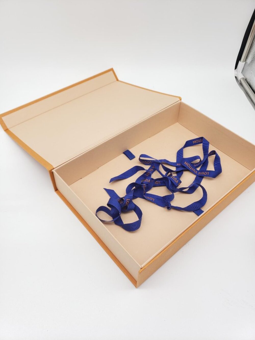 Authentic Louis Vuitton Orange Gift Box with Dust Bag & Blue Ribbon - Picture 14 of 16
